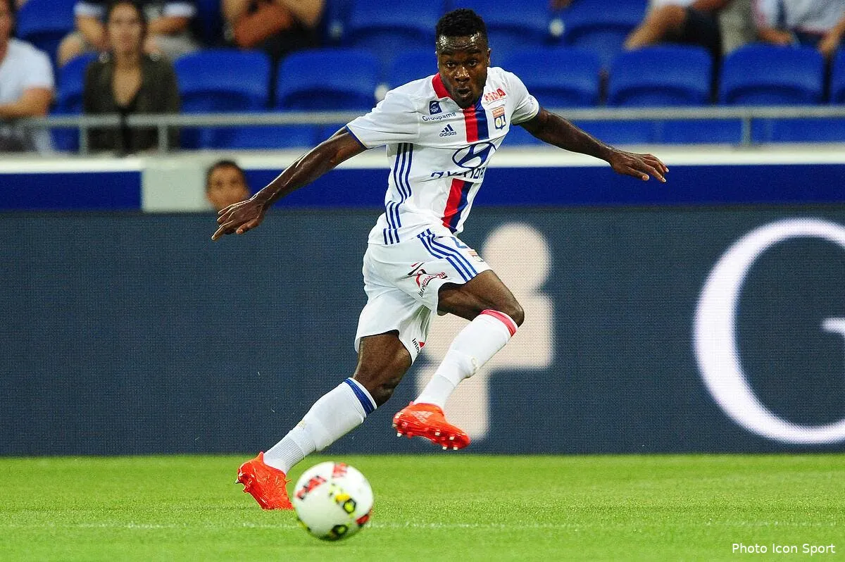 ol le depart de ghezzal a la can fait un heureux a lyon cornet 7167186