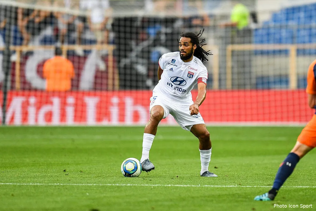 ol le groupe avec denayer contre le zenith icon adim 270819 34 174264595