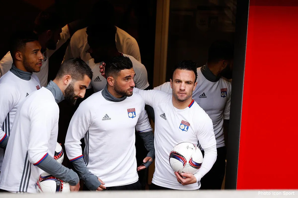 ol le mystere du groupe whatsapp parc ol devoile icon fid 030517 01 04239793