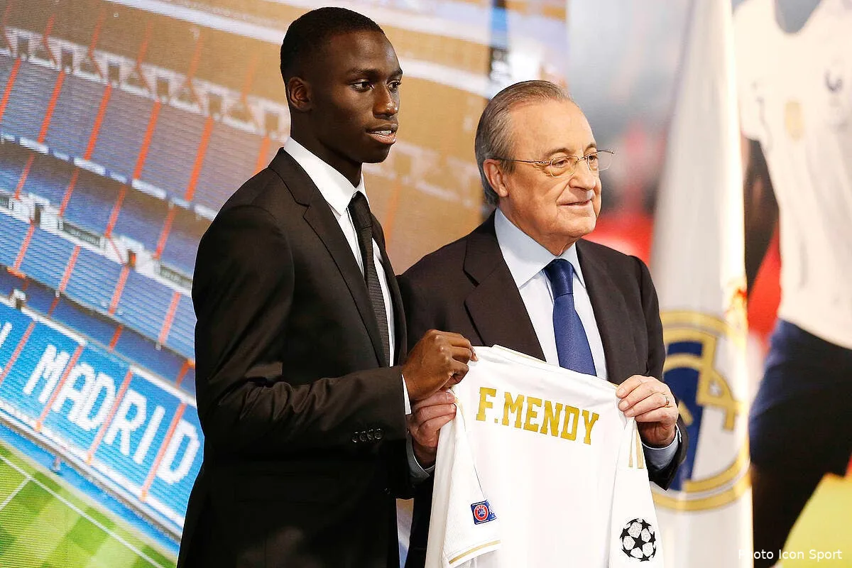 ol le real madrid salue le grand lyon d un grand aulas icon mar 190619 01 07256471