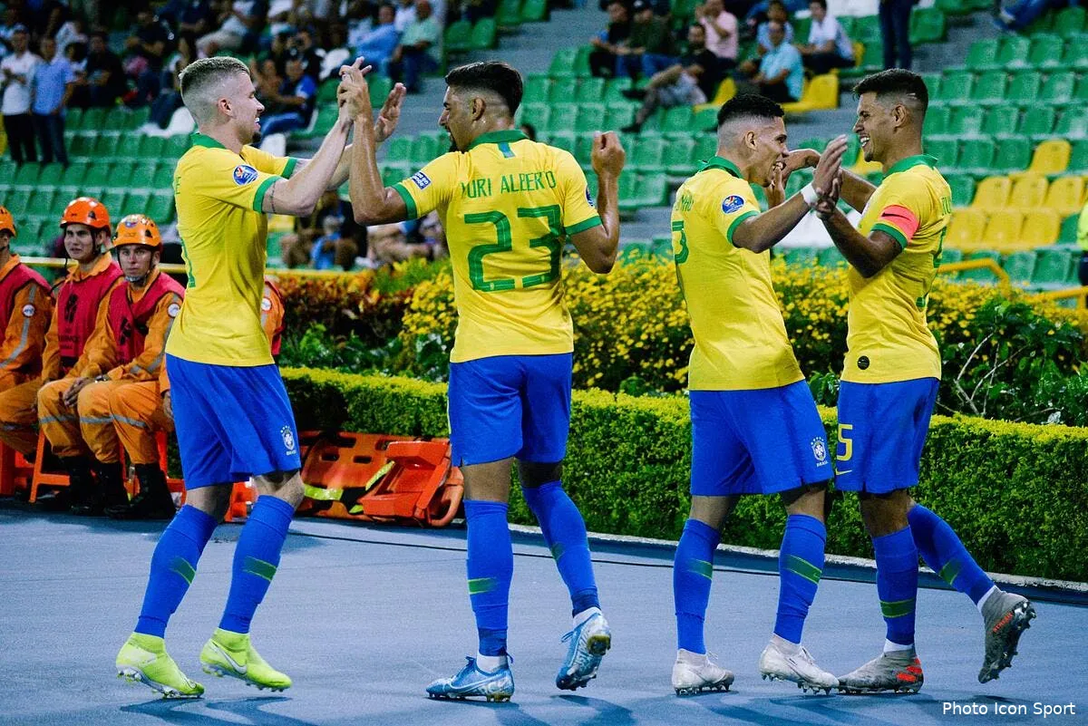 ol le report des jo cree une injustice guimaraes lance un appel bruno guimaraes 1281561