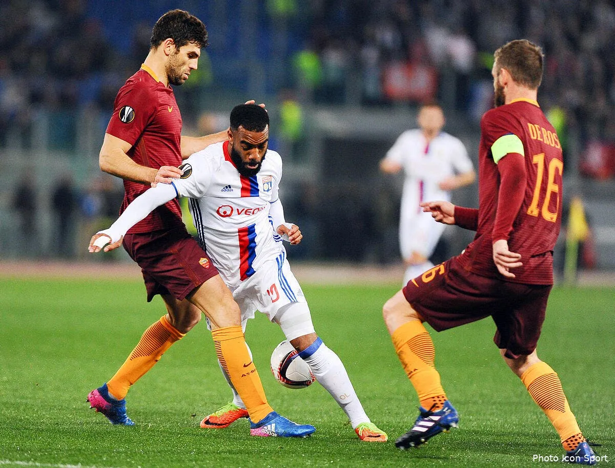 ol les lyonnais recoivent des sales notes dans l equipe iconsport ipp 160317 05 02173984