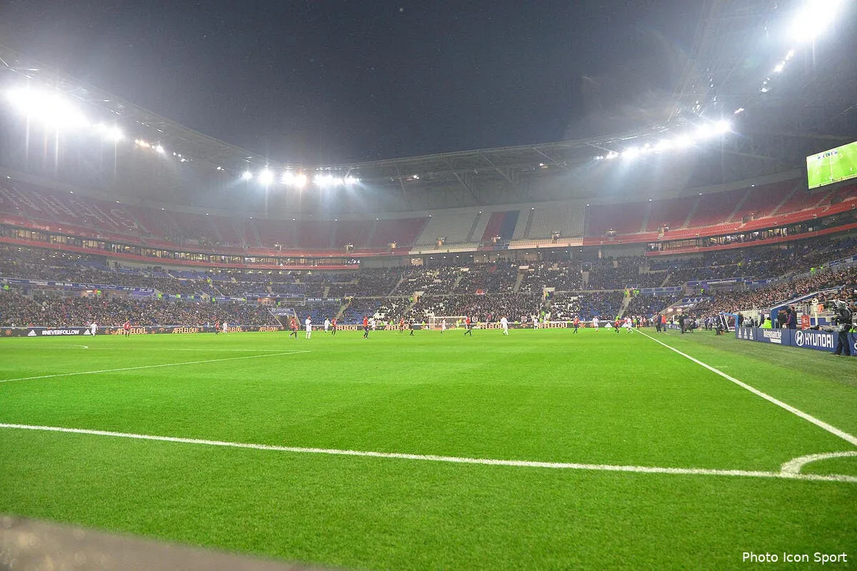 ol les turcs attaquent en force la billetterie pour lyon besiktas iconsport dib 280117 10 34174254