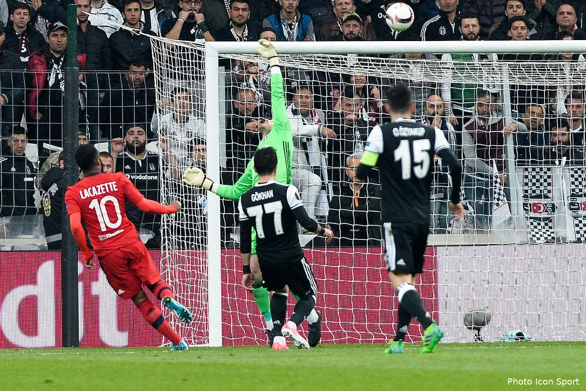 ol liverpool se reveille a son tour pour lacazette iconsport spa 200417 04 04178234