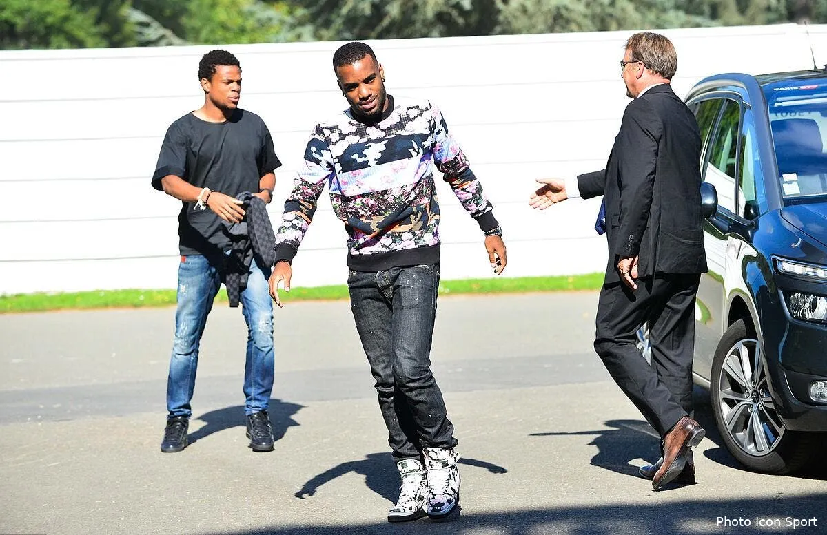 ol loic remy a lyon si alexandre lacazette part a arsenal iconsport win 010914 01 03151852