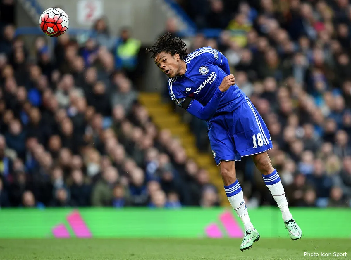 ol loic remy pour remplacer lacazette la rumeur fait deja pshiiit iconsport pa 25869608151878