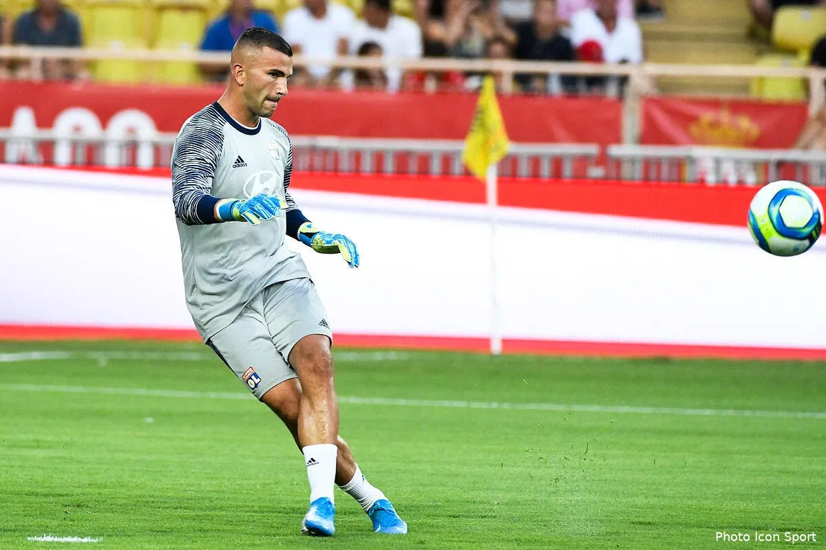 ol lopes agace aulas sylvinho refuse de s en meler icon zua 090819 08 81261507