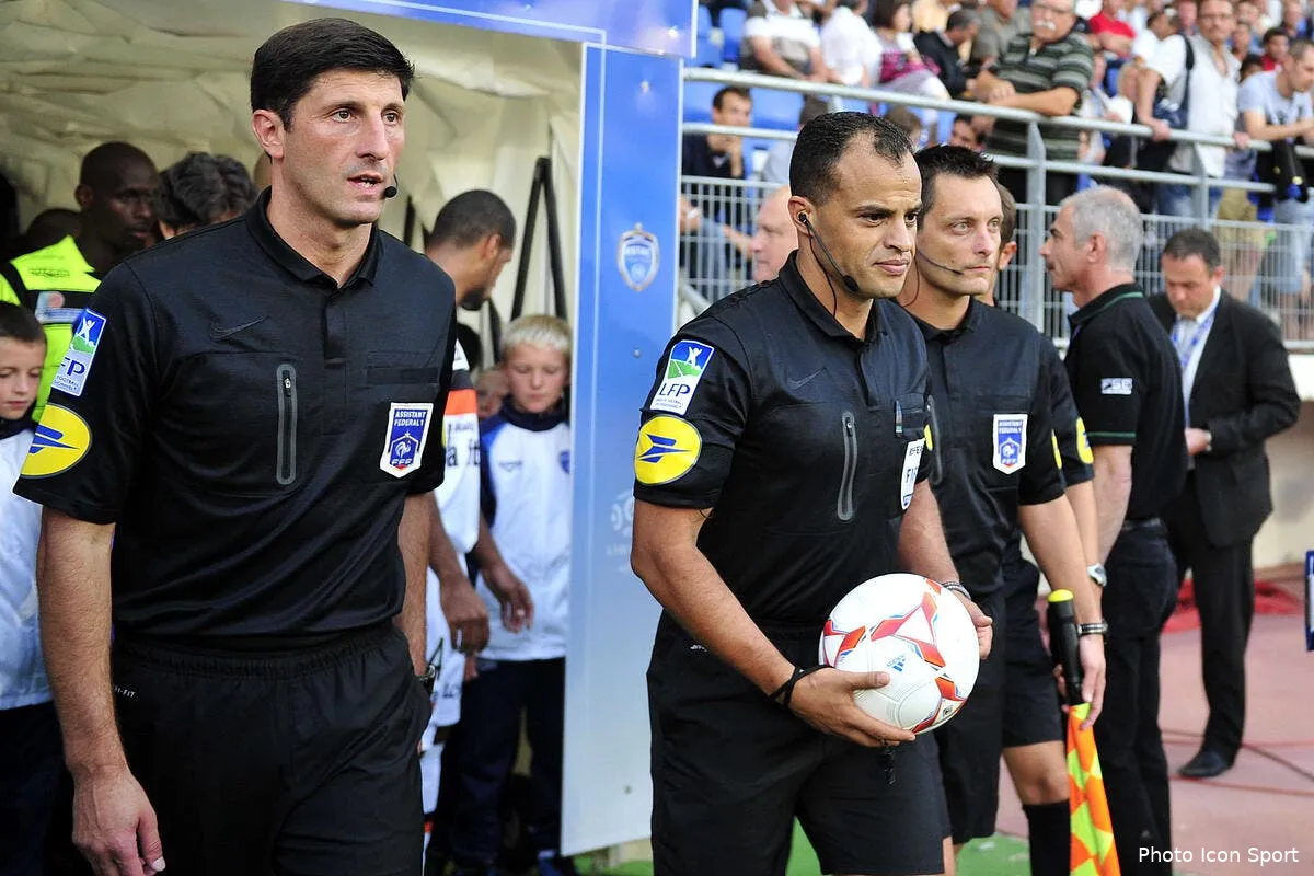 ol lorient les arbitres se sont excuses pour le but de gomis iconsport noe 250812 08 4540772