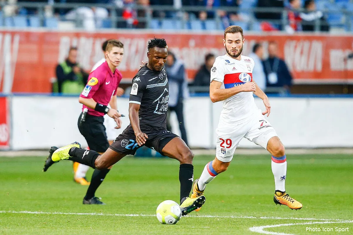 ol lucas tousart avoue avoir faibli mais c est fini iconsport icon dyg 221017 10 57197441