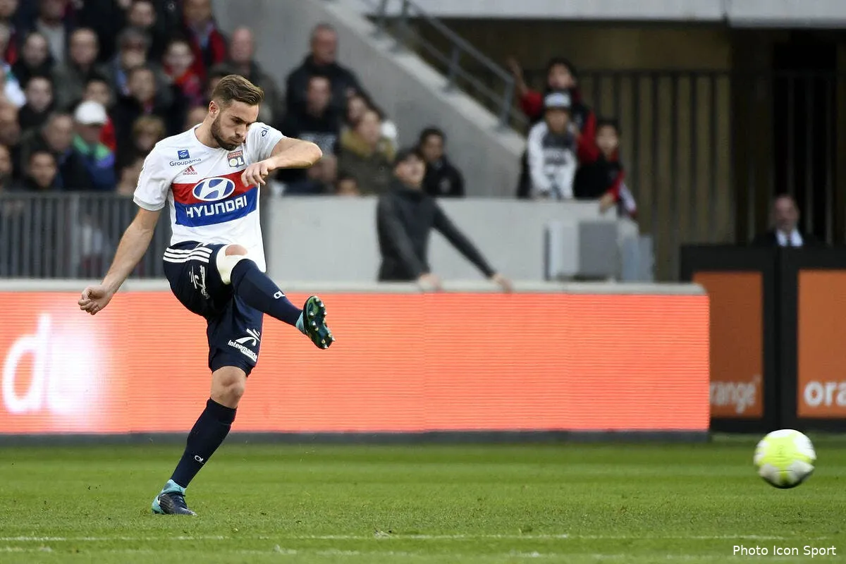 ol lucas tousart cible du barca sa reponse va etonner ou pas iconsport icon anp 261117 01 15201765