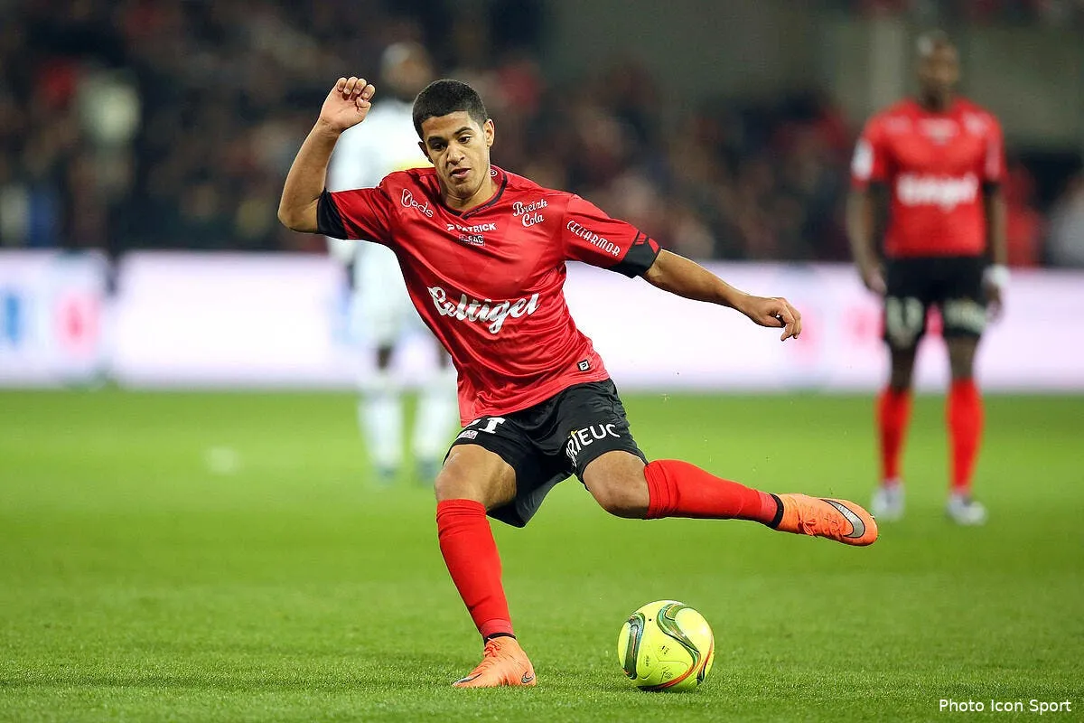 ol ludovic blas a lyon guingamp discutera en 2018 iconsport vmi 270216 04 43151478