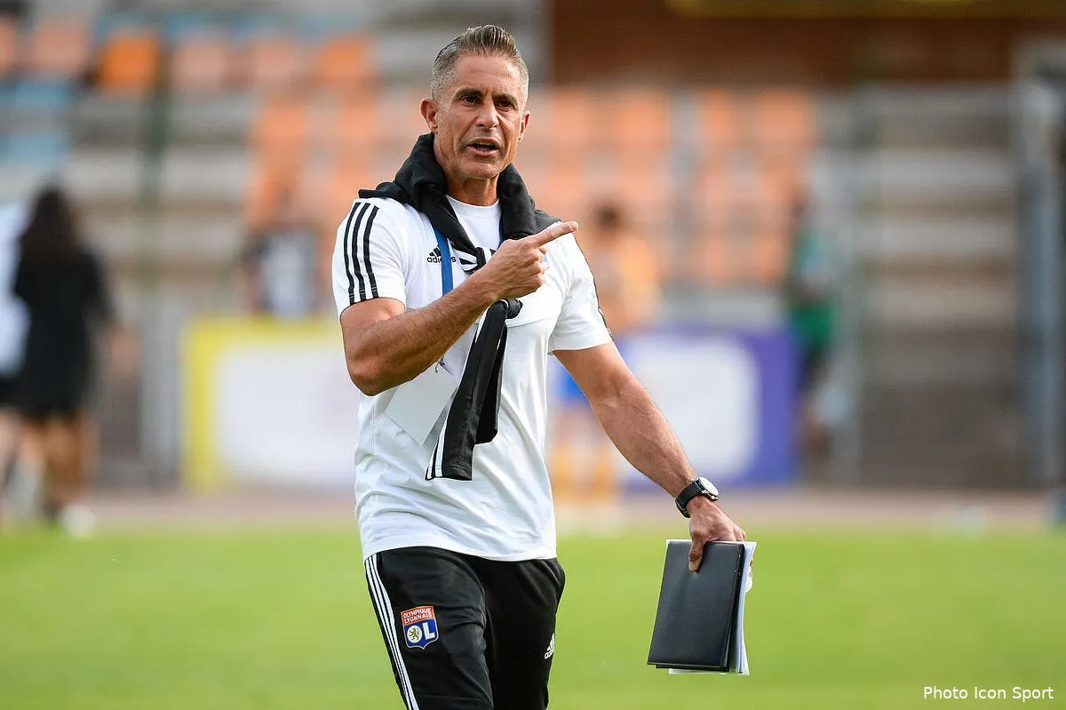 ol luis fernandez demande aux haters de lacher sylvinho icon bap 200719 93 125260805