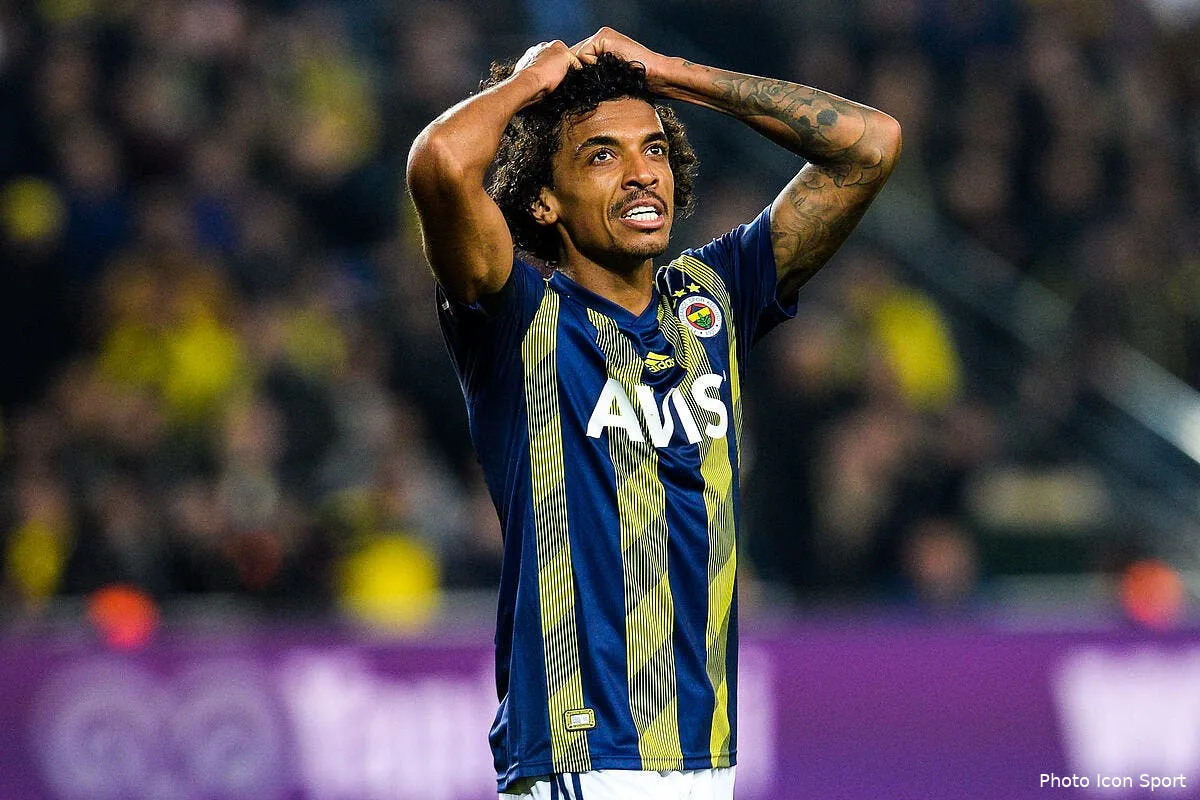 ol luiz gustavo la grosse folie du mercato de lyon icon seskim fc fenerbahce v basaksehir 250120 85282829