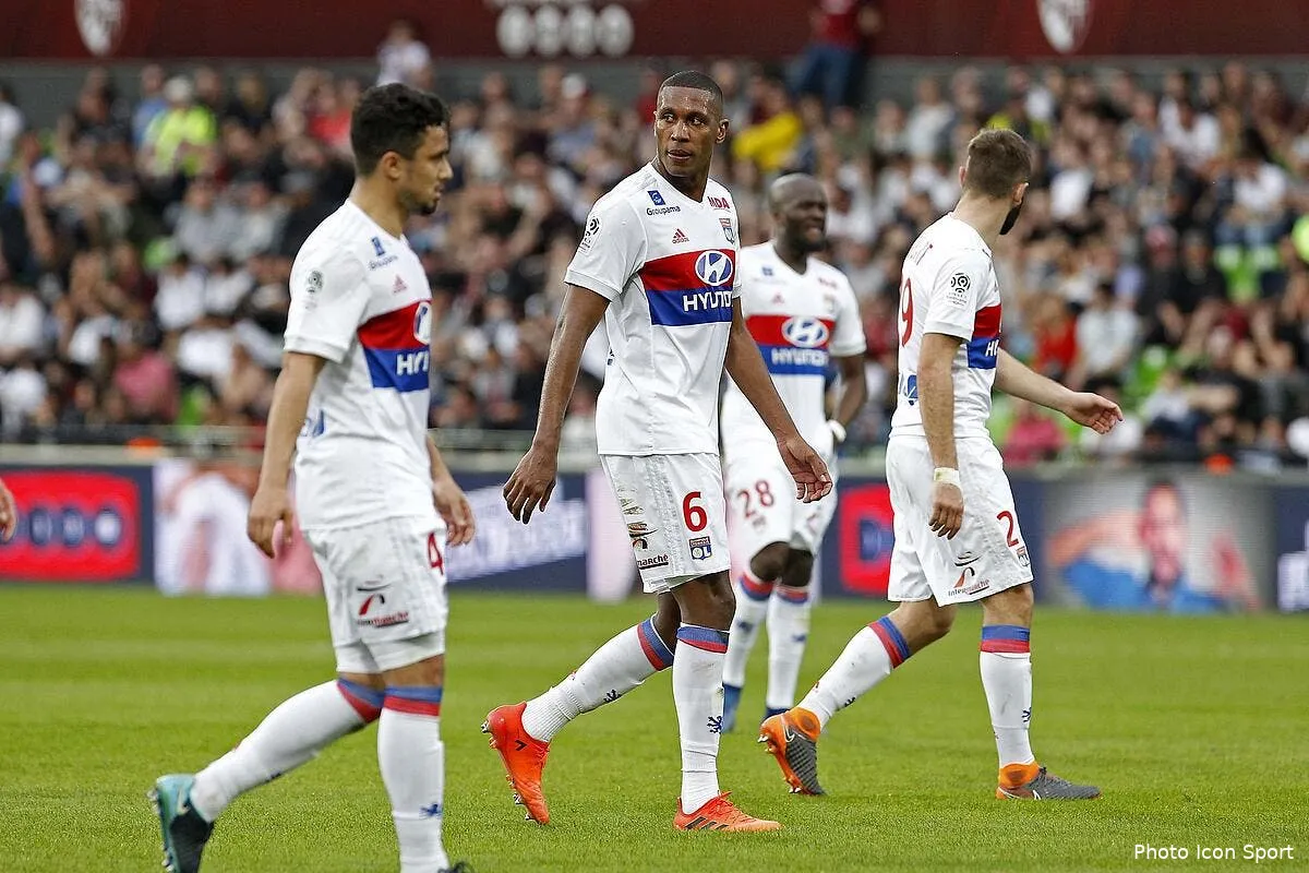 ol lyon 3e de l1 dugarry a un enorme doute icon mar 080418 12 62215419