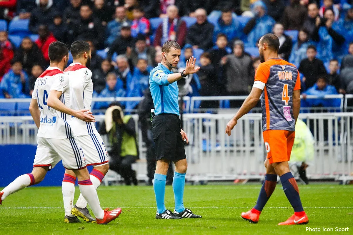 ol lyon a interpelle le lanceur de petards icon bia 170319 08 21248099