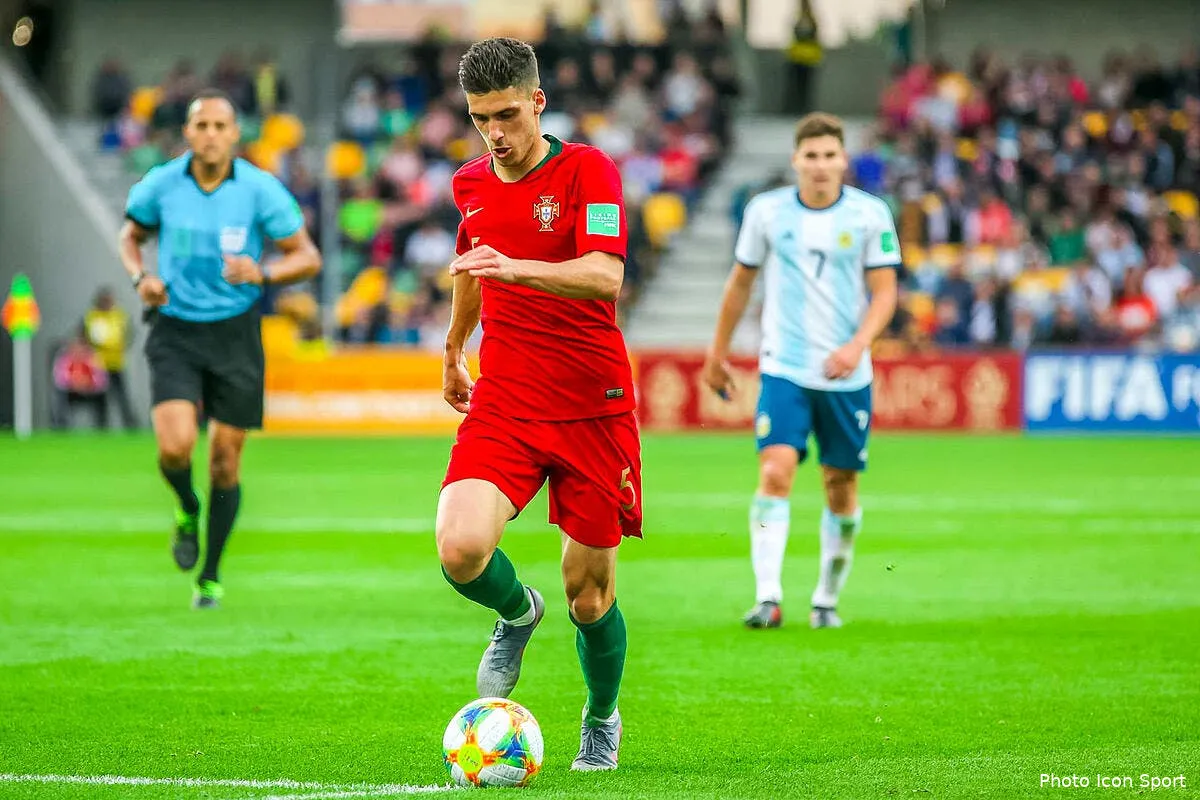 ol lyon a trouve en premier league le remplacant de mendy icon 20190528 zie 123256007