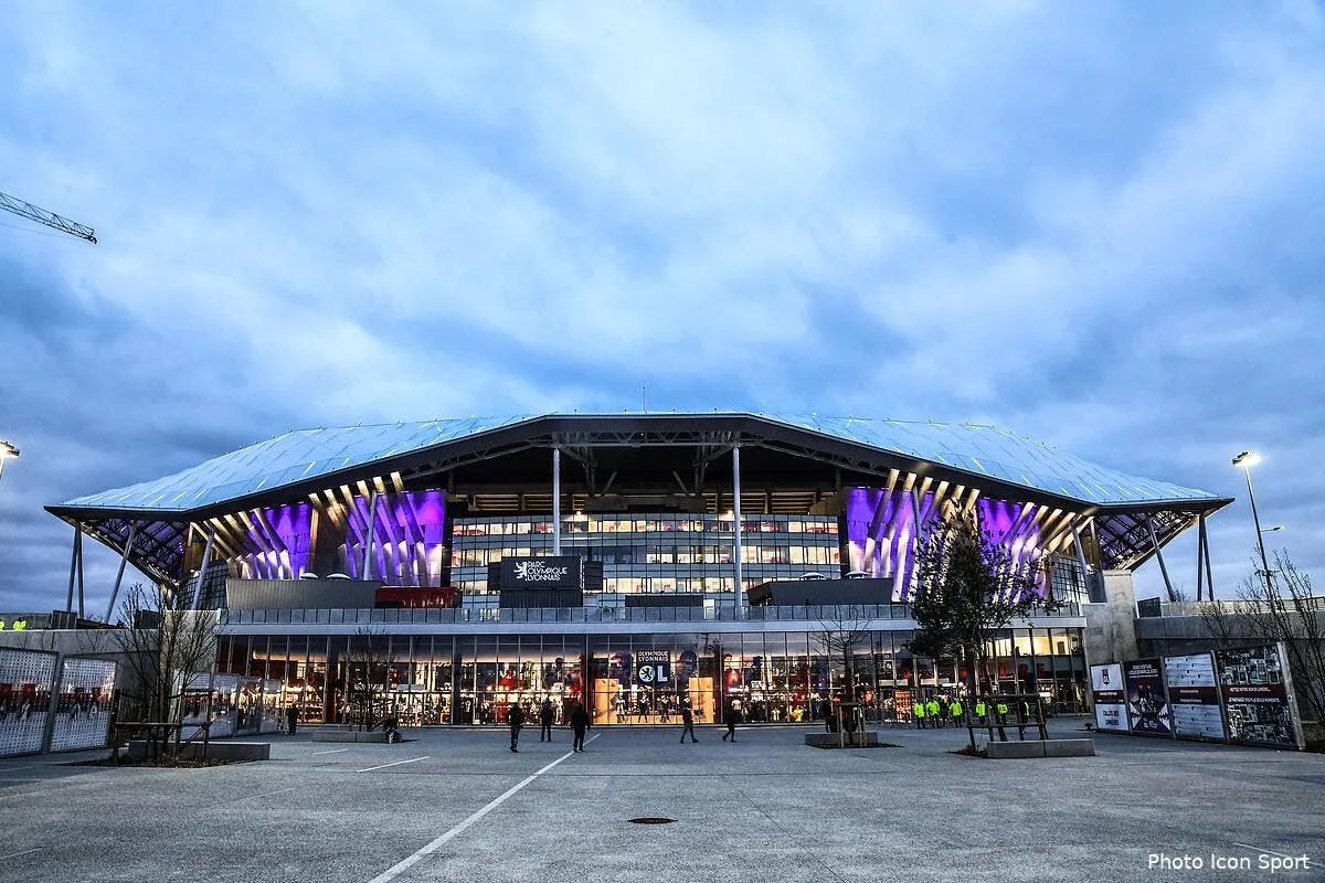 ol lyon avoue etre impuissant face a l invasion du besiktas iconsport dib 090317 10 222174852