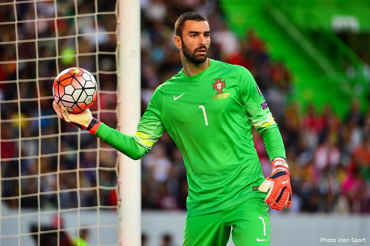 ol lyon chambre l equipe de france avec lacazette et rui patricio iconsport win 040915 08 55149788