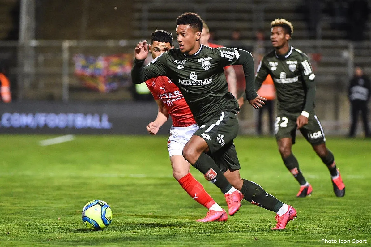 ol lyon cible deja deux attaquants pour le mercato d ete icon dsc 5649279281