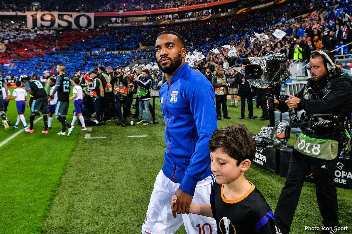 ol lyon confirme le depart de lacazette pour a peine 50 me iconsport dib 110517 101 70185113