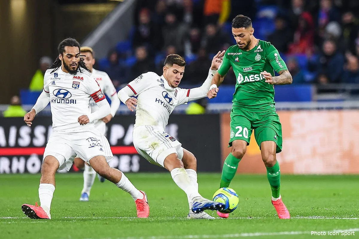 ol lyon doit noyer saint etienne les supporters en feu icon bap 010320 93 153 298815