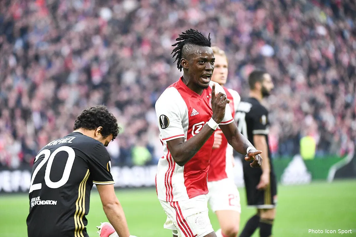 ol lyon enterre l ajax fete deja la qualification bertrand traore 3178842