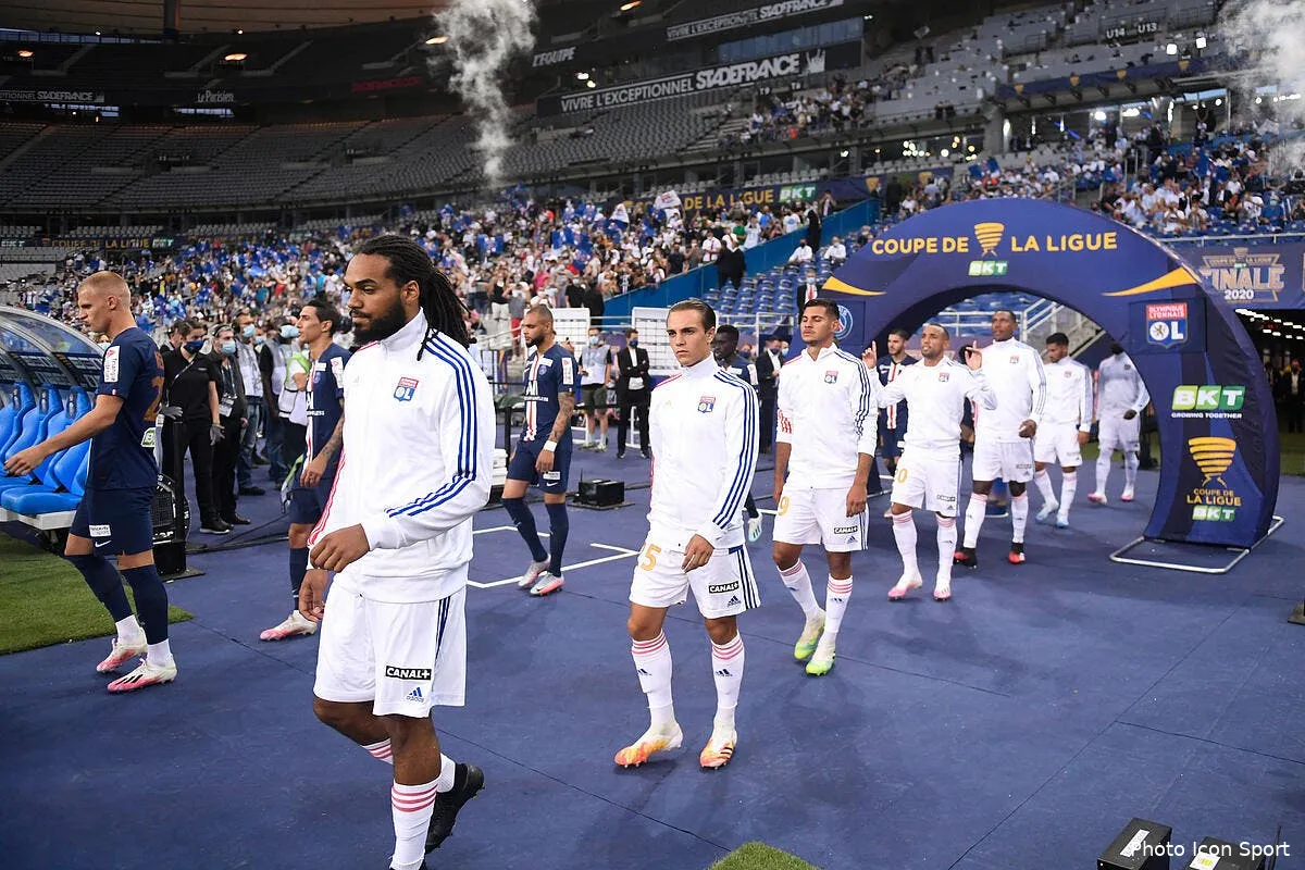 ol lyon est oblige de penser au titre icon ab17560 301435