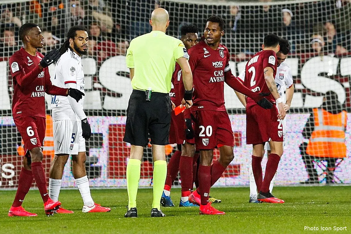 ol lyon favorise pierre menes detruit la var icon metz lyon suite 062279035