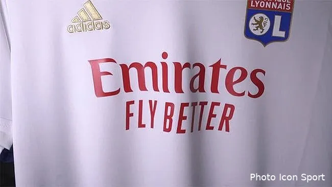 ol lyon l assure son sponsor en or ne sera pas air crash ol fly emirates fait le menage sur le maillot de lyon emirates lyon 278551282641