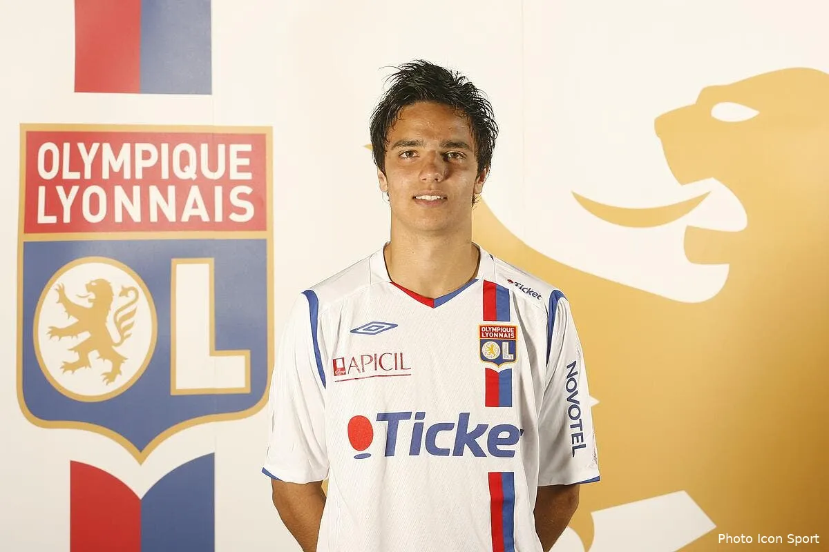 ol lyon officialise le depart de clement grenier iconsport ico 290708 58 05208579