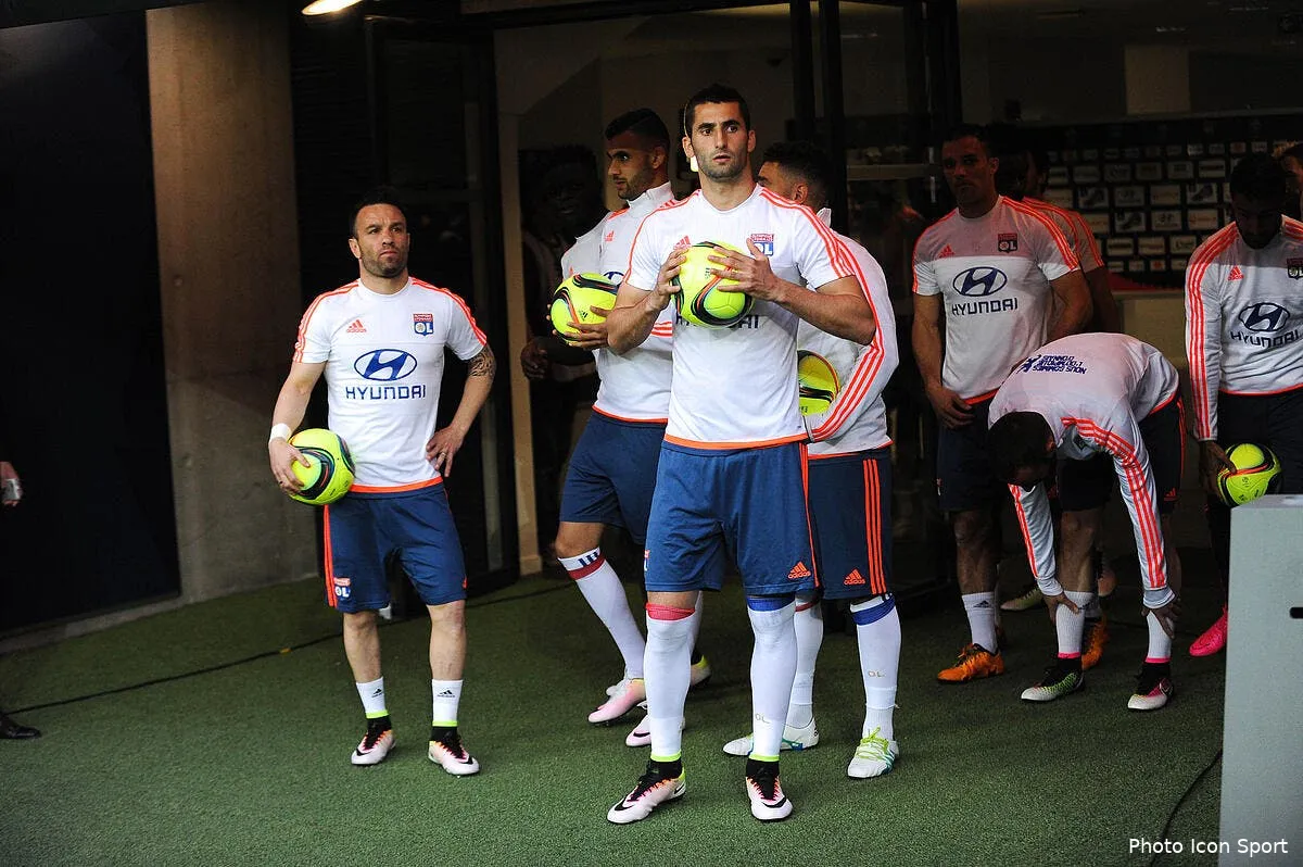 ol lyon ouvre la porte a un depart de valbuena iconsport jpt 070516 08 06142310