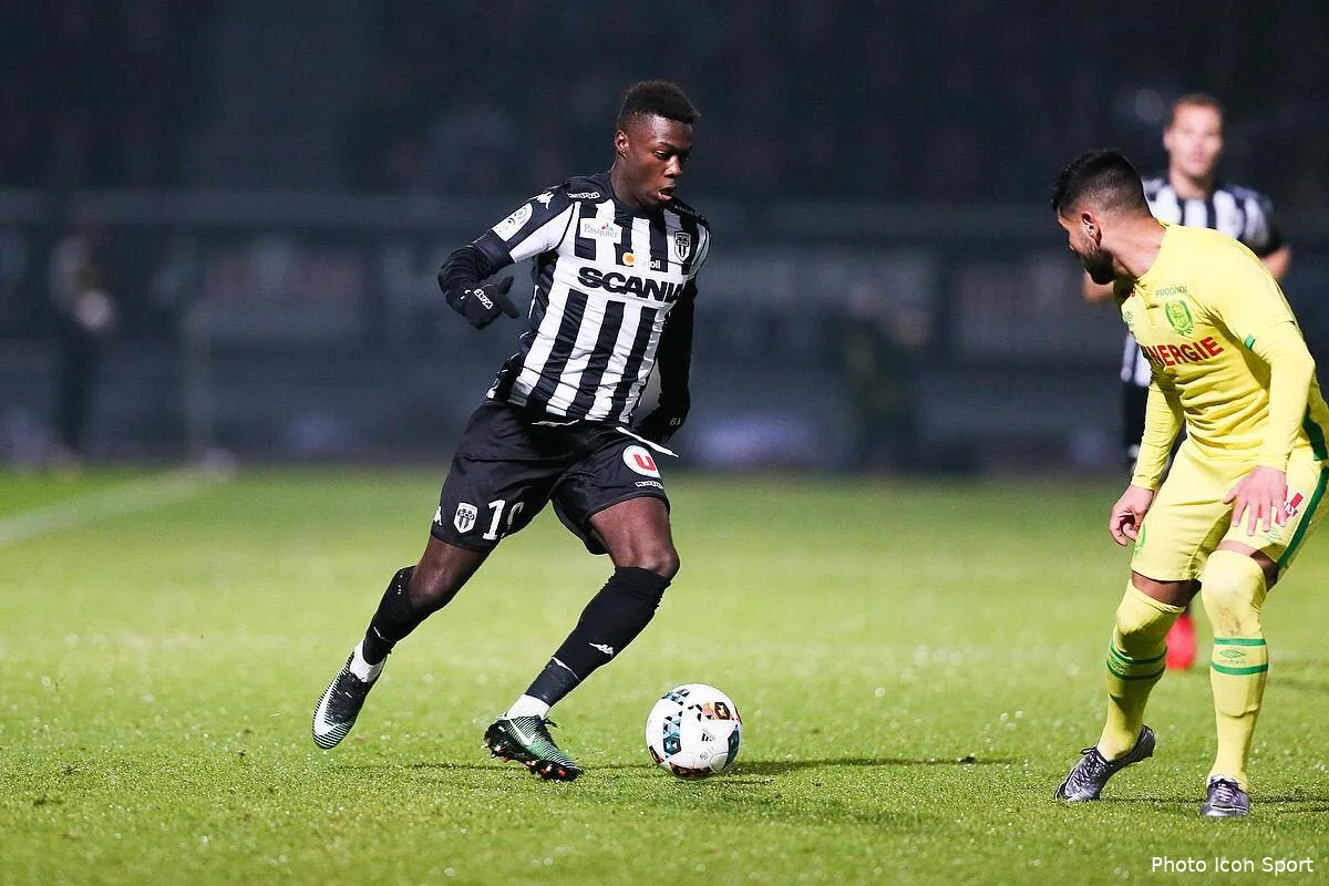 ol lyon passe a 6 me avec bonus pour pepe iconsport vmi 161216 08 28165696