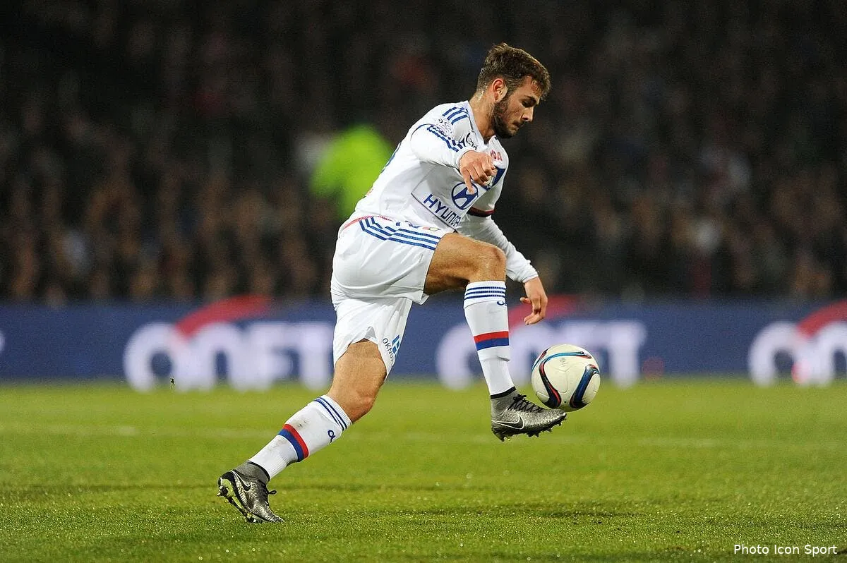 ol lyon pense a un pret tousart se sent trahi tousart 1152982