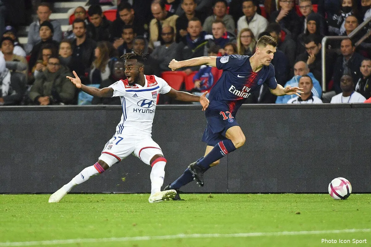 ol lyon prend un gros tacle par derriere venu psg icon alc 071018 45 21250457