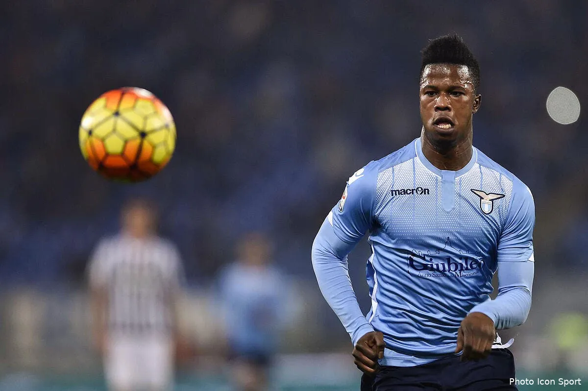 ol lyon pret a echanger grenier ou valbuena pour avoir un attaquant iconsport liv 051215 81 12 1153598