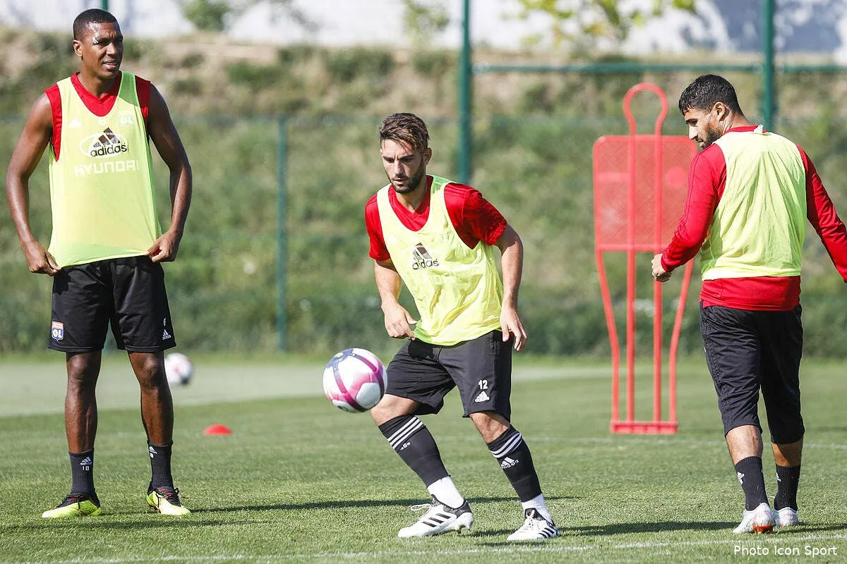 ol lyon refuse cette offre bidon hors mercato iconsport icon bia 220818 11 20234197