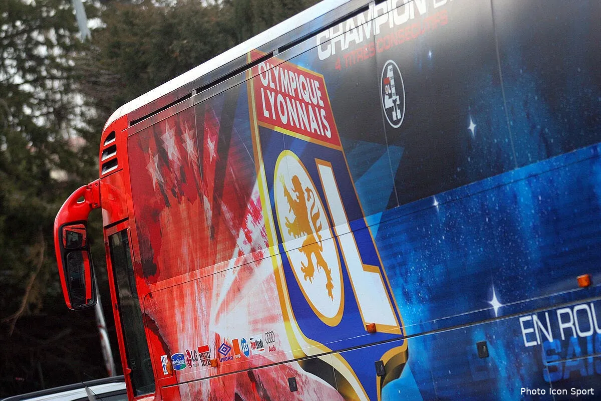 ol lyon rehausse a peine le niveau de securite apres l attentat de dortmund iconsport guy 130106 17 39176470