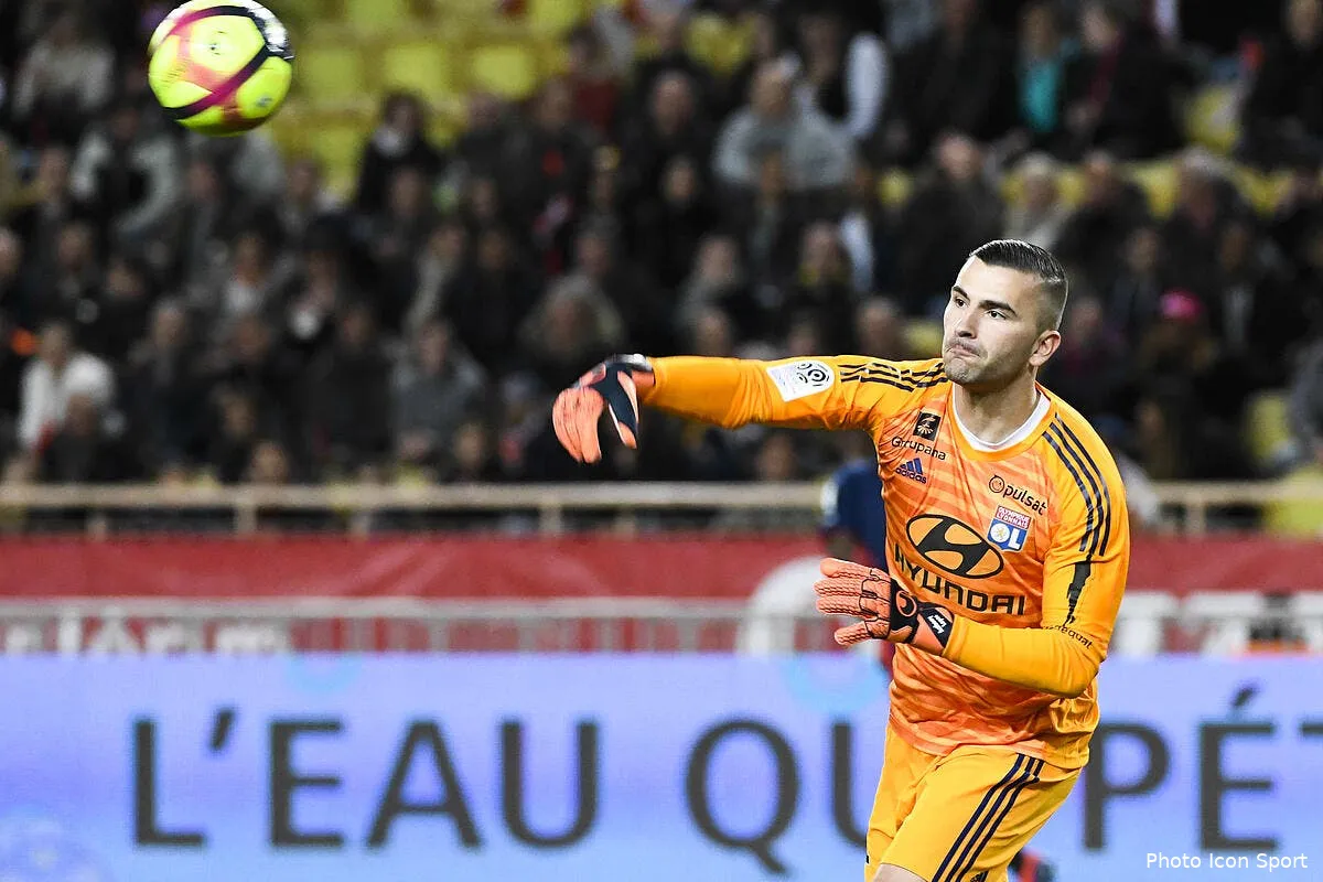 ol lyon remercie porto pour ce beau cadeau au mercato icon zua 240219 08 79256705