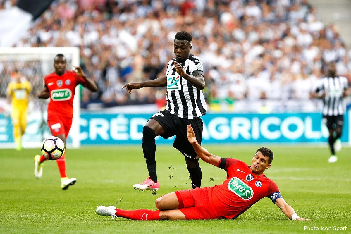 ol lyon s approche du but pour nicolas pepe iconsport fid 270517 08 73182925