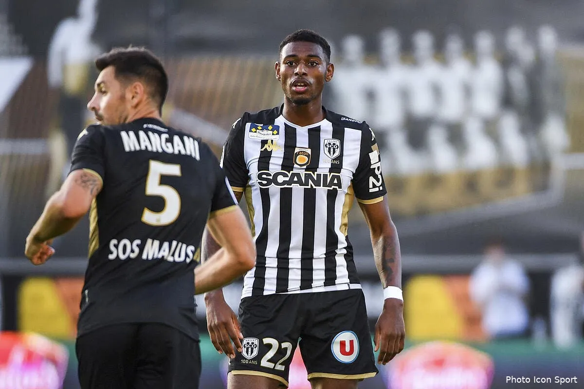 ol lyon s offre reine adelaide grace a un sprint bluffant icon alc 100819 45 109261451