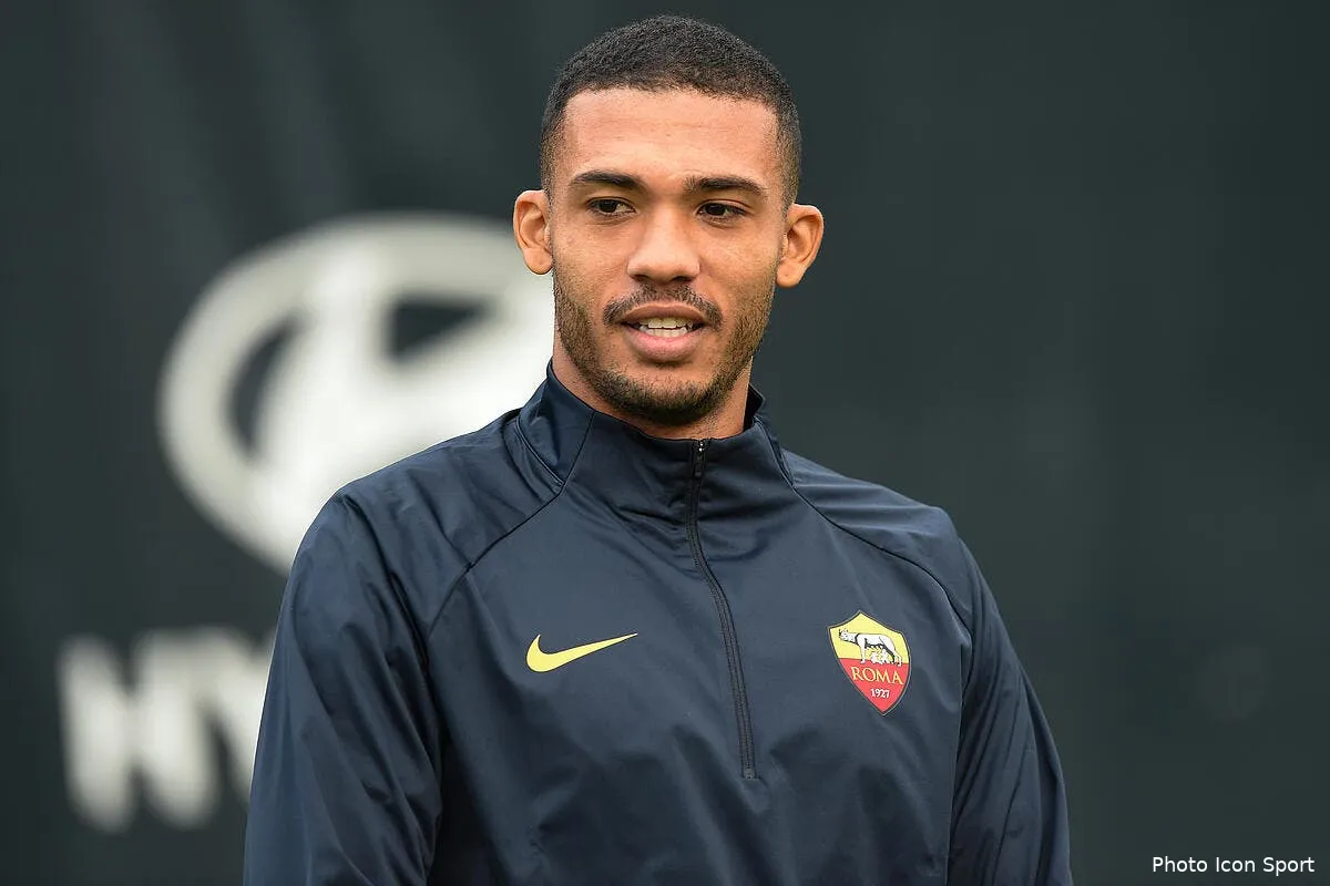 ol lyon travaille sur une piste defensive en serie a icon lp 10656180275629