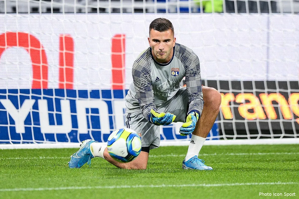 ol lyon victime de l arbitre sur un but derrien effare icon bap 261019 93 41271161