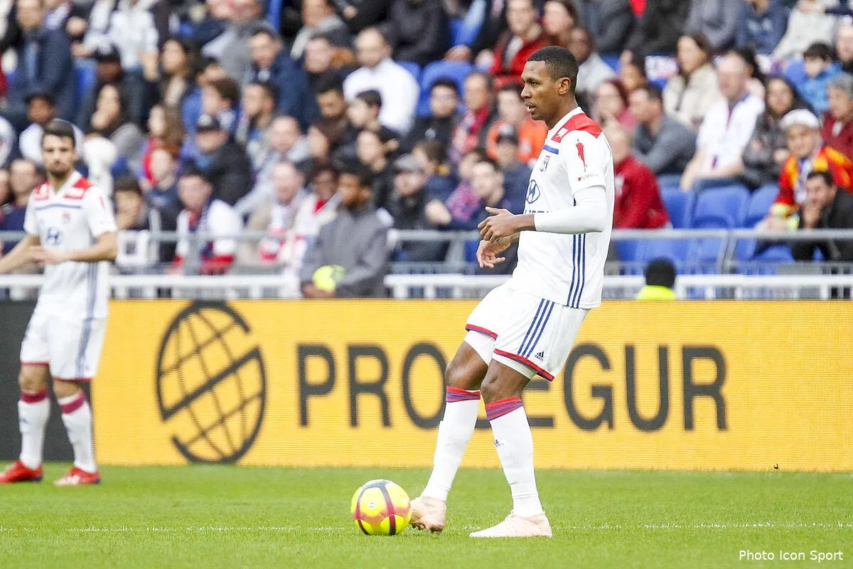 ol marcelo dans le groupe pour barcelone icon bia 030319 14 47247459