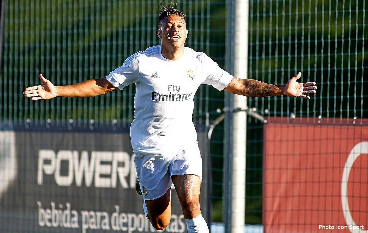 ol mariano diaz tout proche de lyon pour 8 me iconsport icon mar 270617 93 05184557