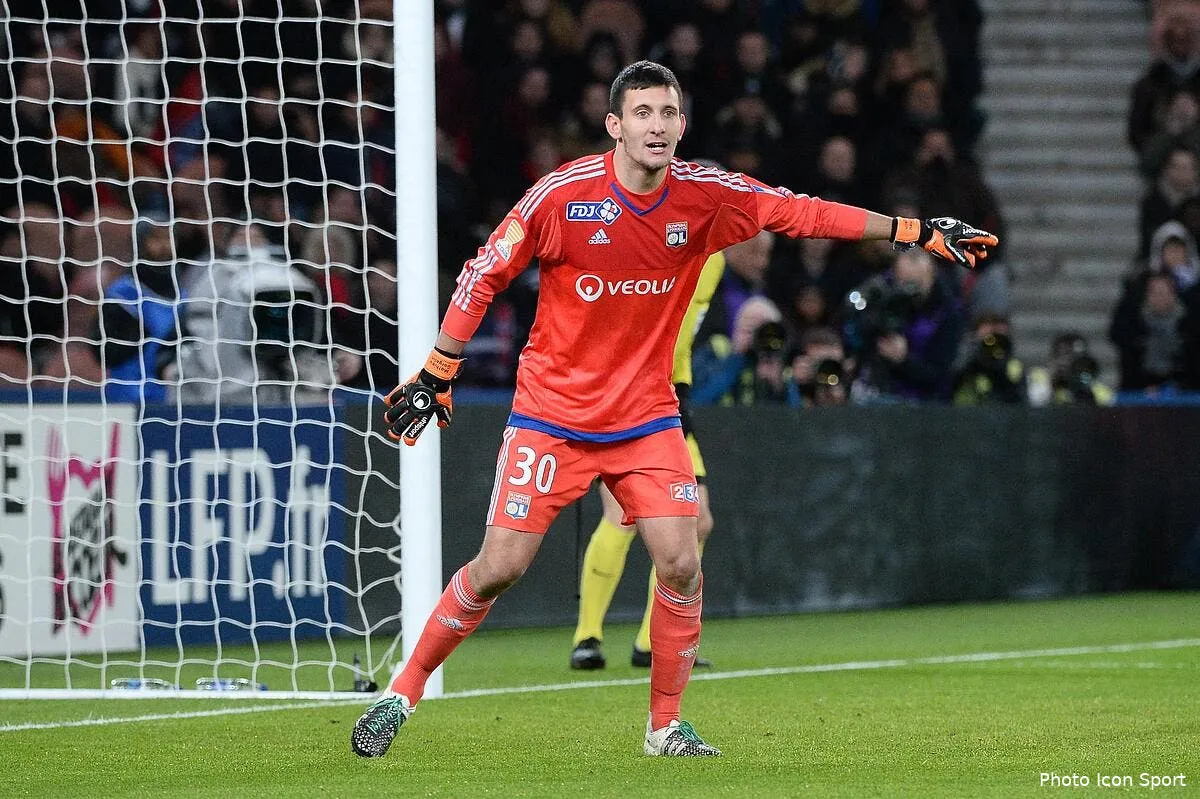 ol mathieu gorgelin prolonge de trois ans iconsport nlg 130116 17 70148776