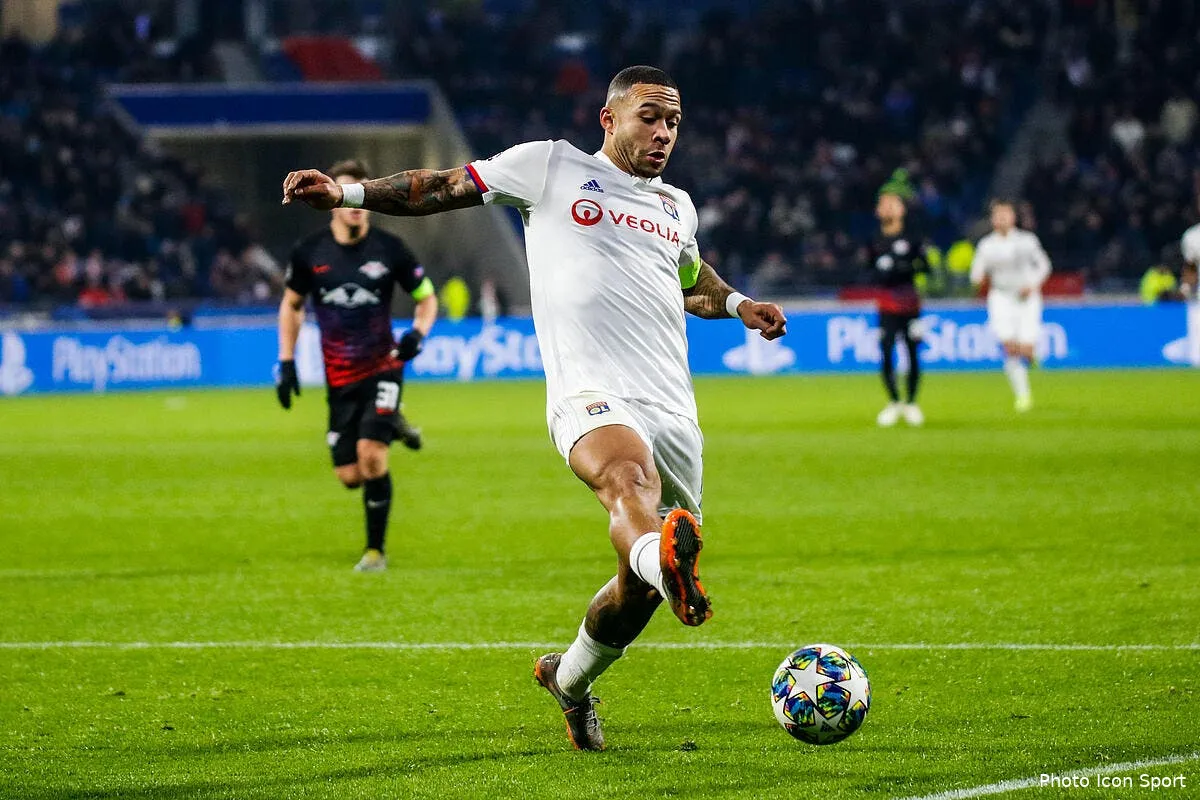 ol memphis depay fait halluciner tout le monde avec son genou icon bia 101219 08 62277707