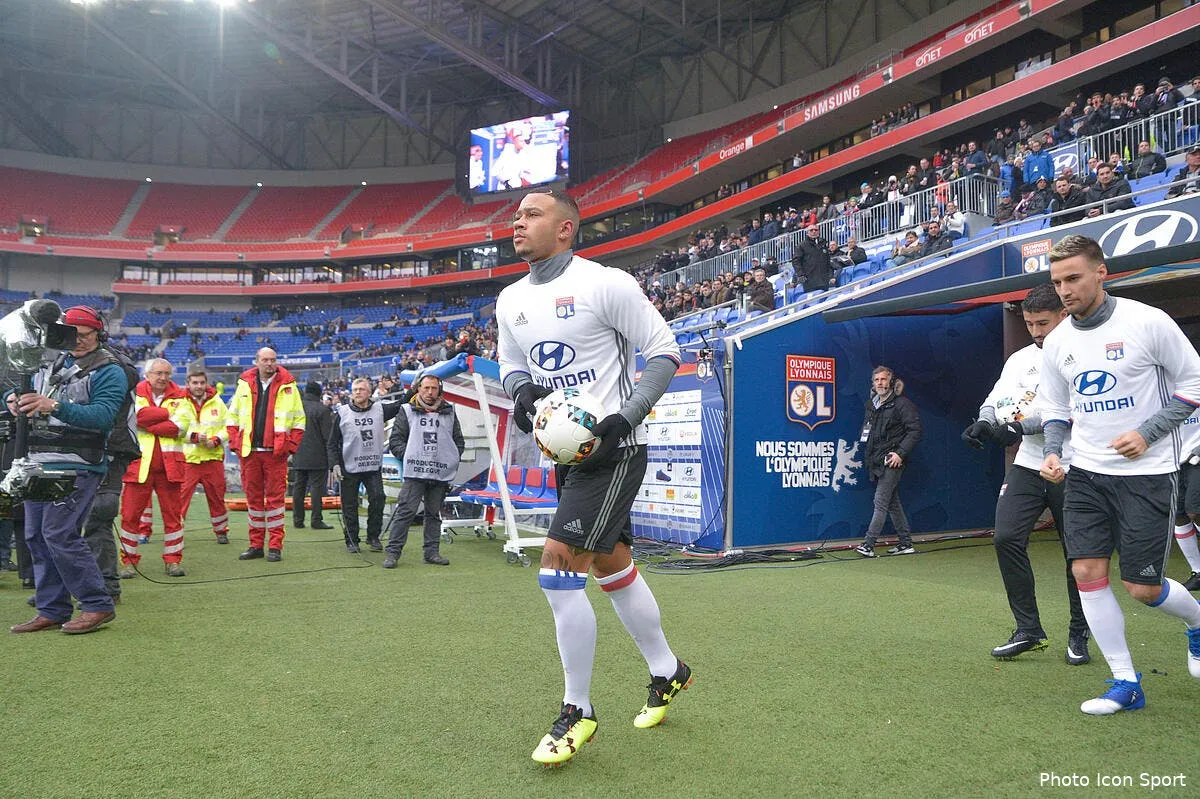 ol memphis depay n a pas marque par hasard le but de l annee iconsport dib 280117 10 01173618