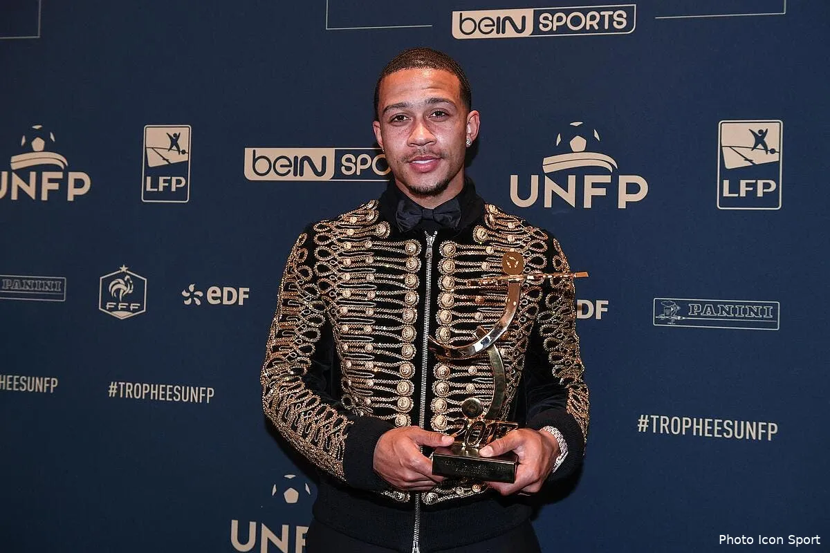 ol memphis depay oublie un detail ca lui coute quelques milliers d euros iconsport dib 150517 10 10181138