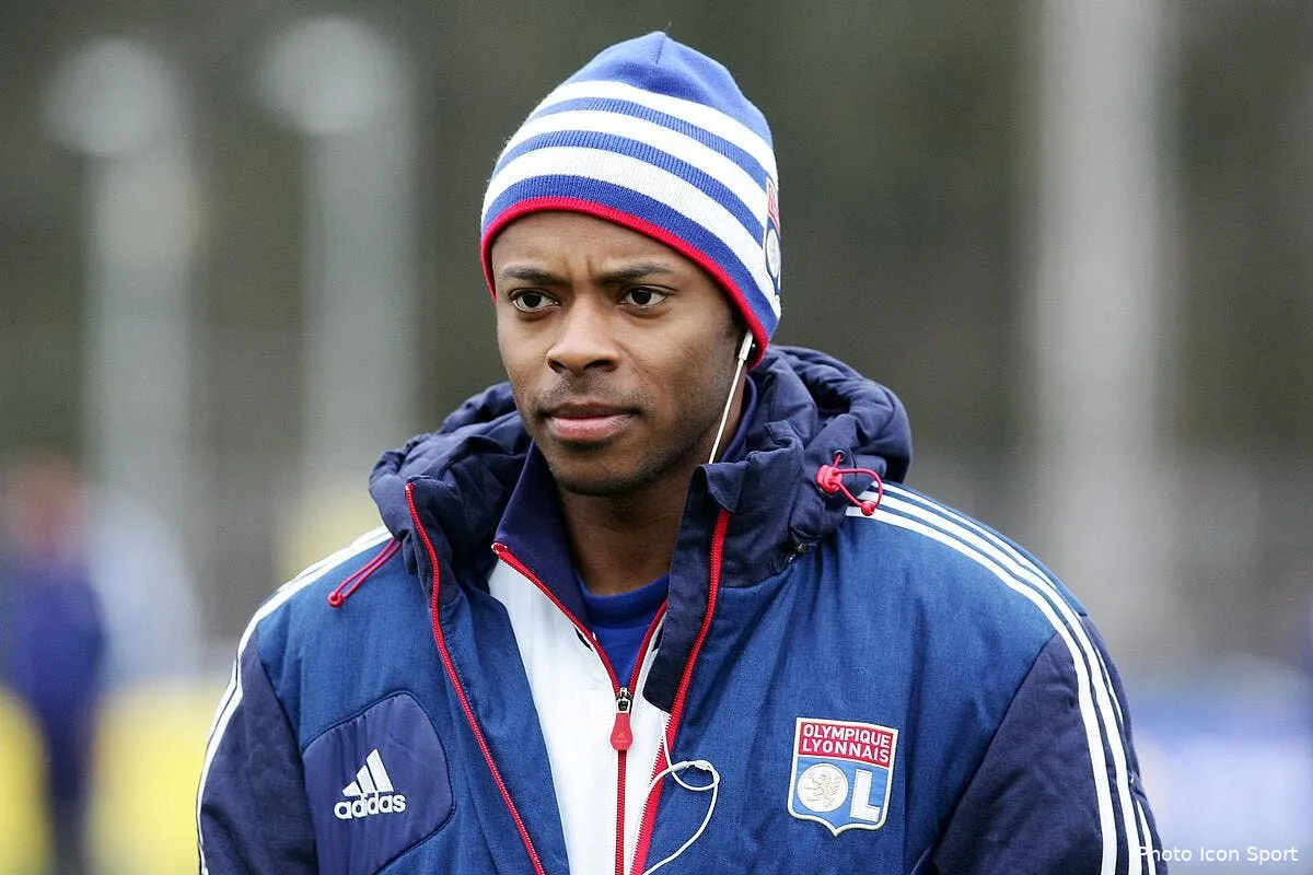 ol michel bastos declare son amour a lyon iconsport mrv 060113 05 35163388