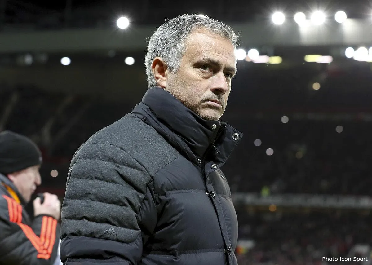 ol mourinho juge l offre pour depay ridicule mourinho 19167130